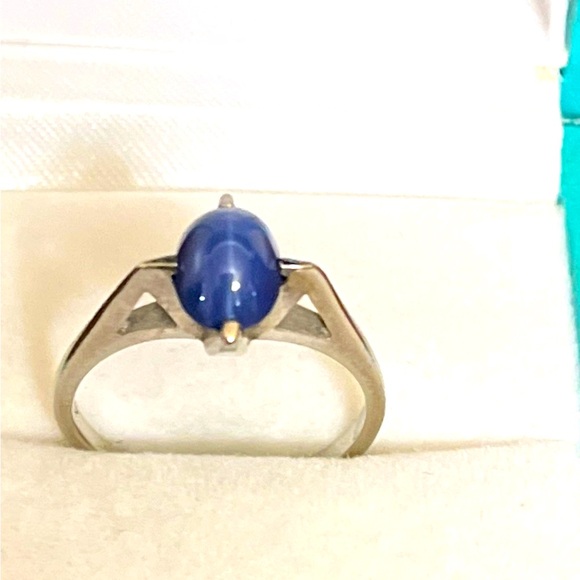Jewelry - Vintage 14k white gold star blue sapphire ring size 6.25
